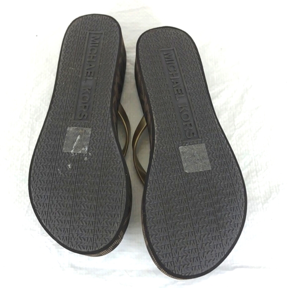 Michael Kors Logo Print Gold Metallic Sandals - Picture 3 of 9